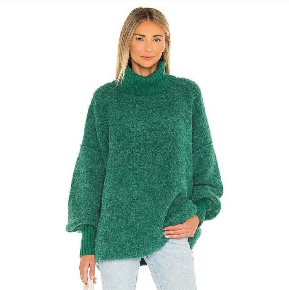 Free People Milo Women’s Green Fuzzy Pullover Oversized Sweater NWT, Size Small